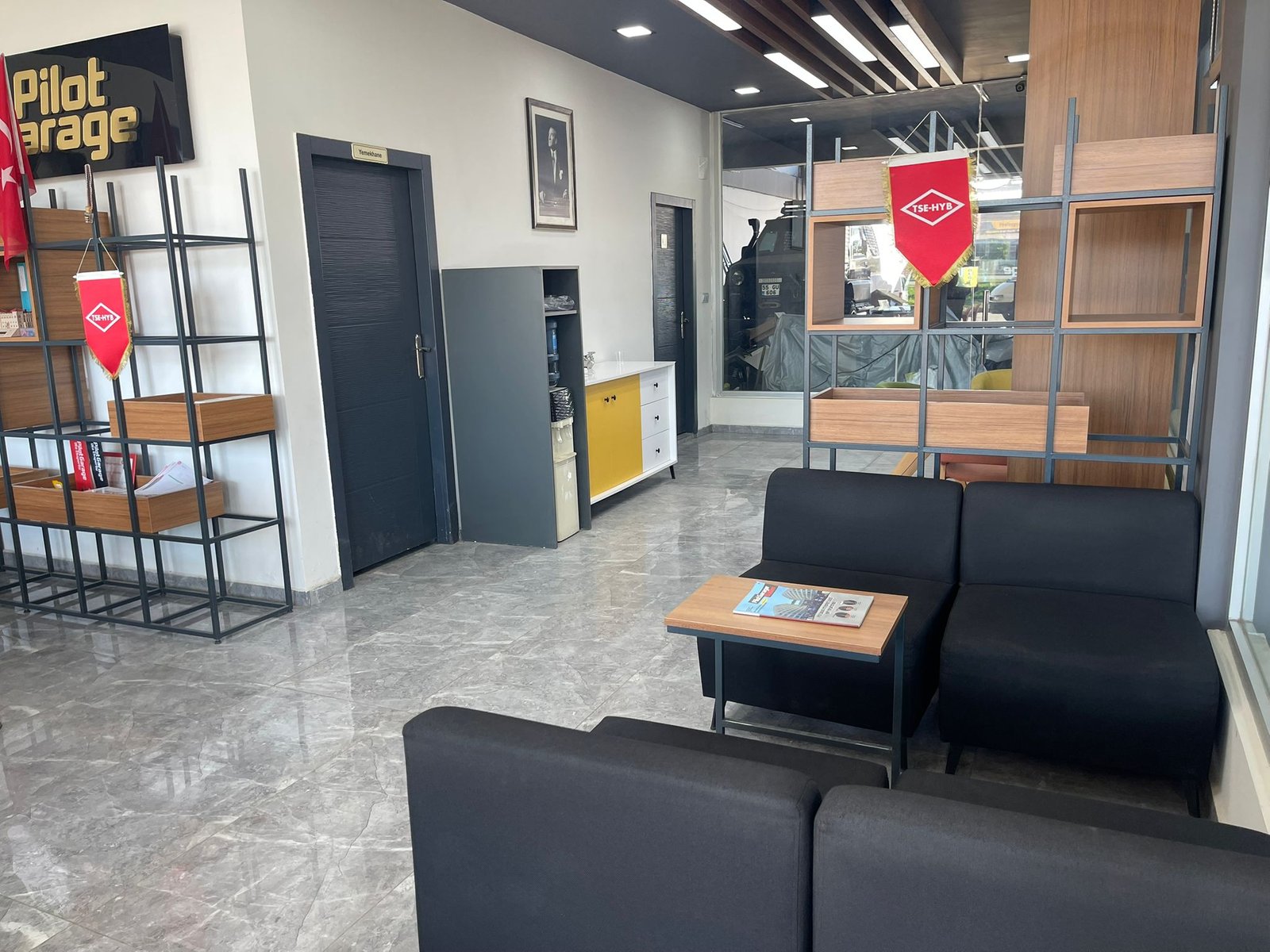 Çarşamba Pilot Garage Bekleme Salonu